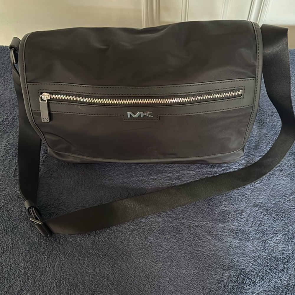 Michael Kors Messenger Bag